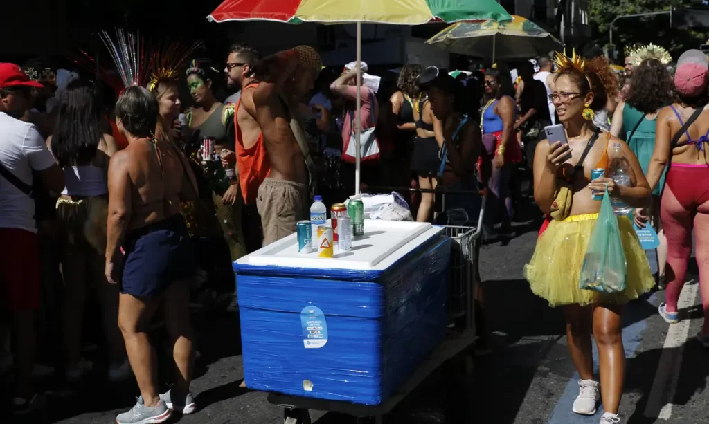 Saiba como se prevenir dos golpes financeiros no carnaval - Mutirum