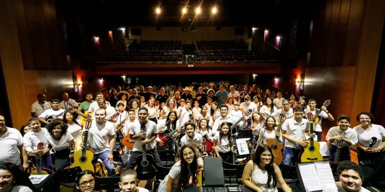 Cursos gratuitos de música e canto estão com inscrições abertas em Cuiabá