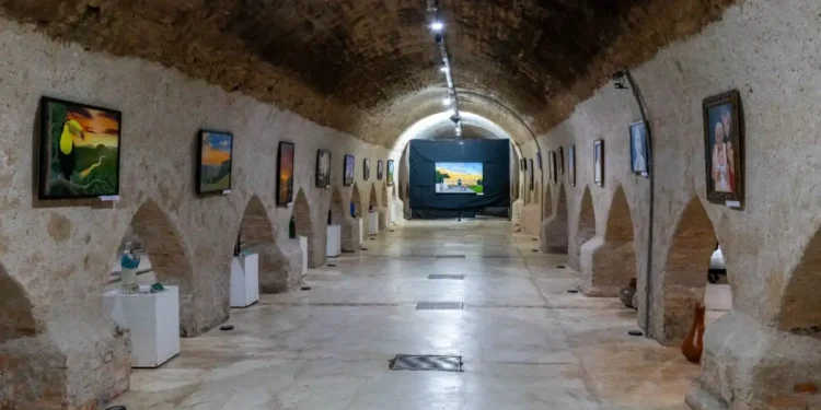 Exposição transforma calor de Cuiabá em arte e celebra aniversário da capital