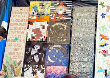 Tititi dos Mosaicos marca instalação da nova fachada da Biblioteca Demonstrativa