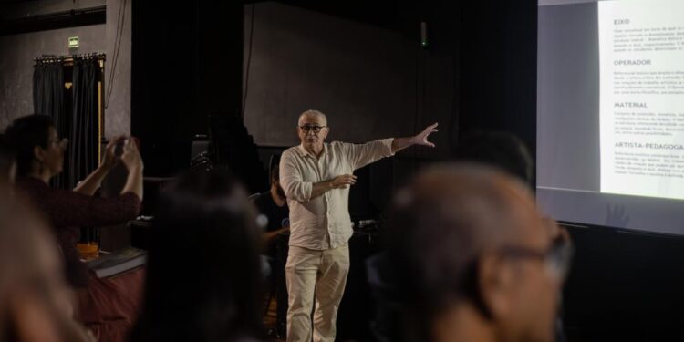 Livro registra a trajetória da MT Escola de Teatro como marco da política cultural em Mato Grosso