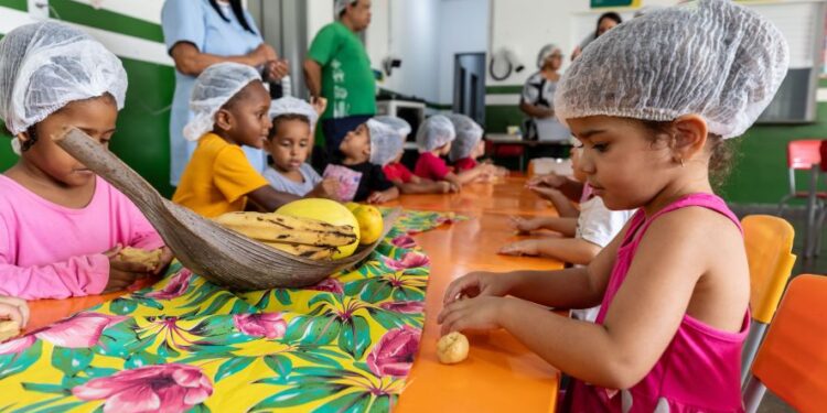 Projeto Quintal Cuiabano leva cultura e atividades para crianças em escolas de Cuiabá