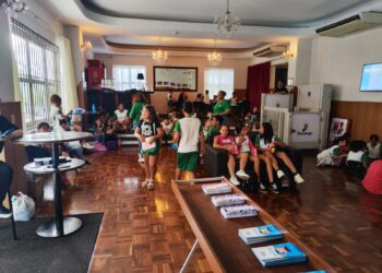 Livro com histórias “da Vovó do Coxipó” é lançado e distribuídos para alunos de Cuiabá