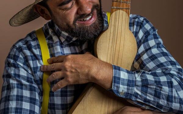 Thyago Mourão leva turnê de “Xô Dito” a Tangará da Serra com show solidário e oficina gratuita