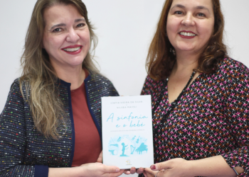 Educadoras lançam livro sobre o papel da música no desenvolvimento de bebês em Goiânia