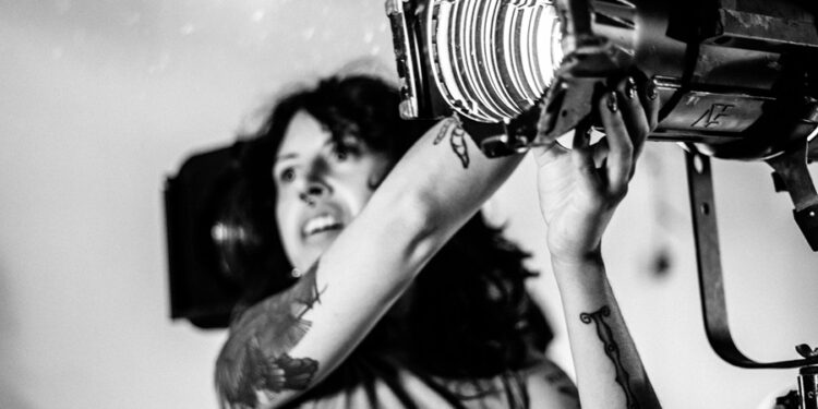 Divas do Samba 2026 abre inscrições para oficina gratuita de iluminação para mulheres