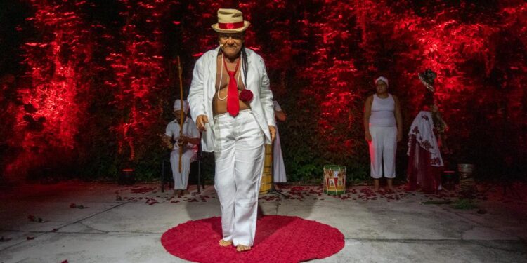 Residência artística em Cuiabá investiga palhaçaria e culturas populares brasileiras