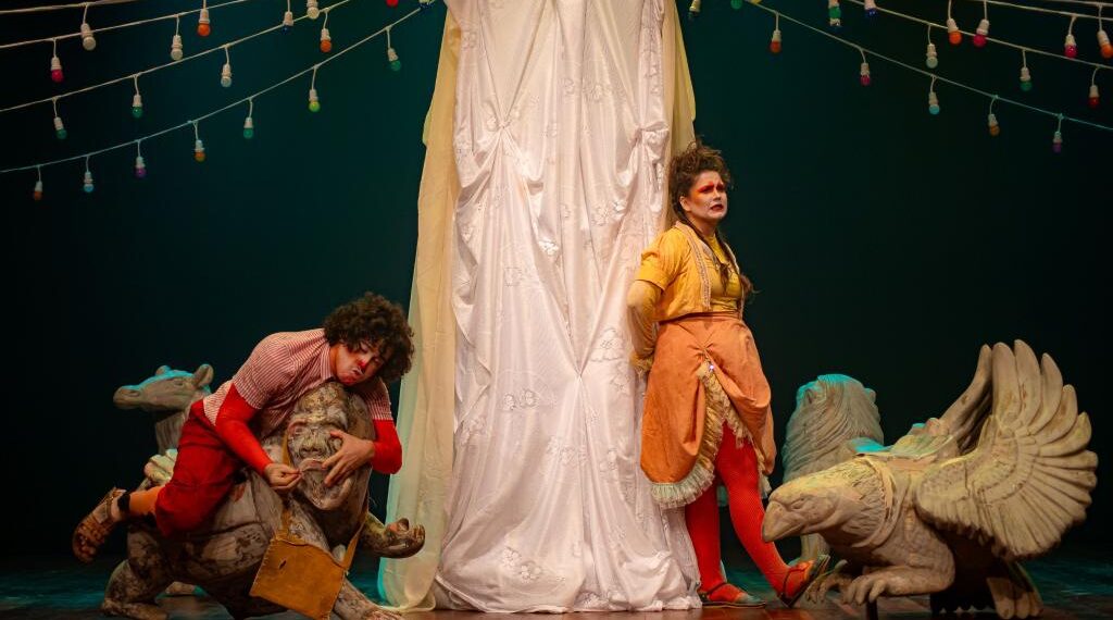 Espetáculo “Sinhadores” leva teatro e debate social a escolas públicas de MT