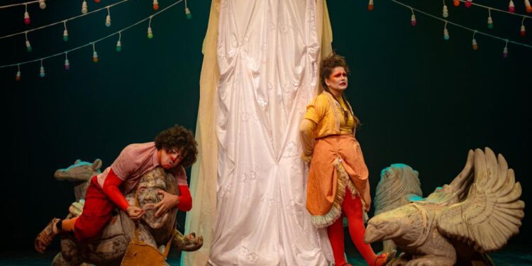 Espetáculo “Sinhadores” leva teatro e debate social a escolas públicas de MT