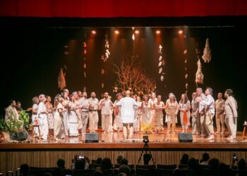 Coro Experimental MT apresenta tributo a Ney Matogrosso no Cine Teatro Cuiabá