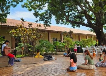 “Um Conto em Cada Canto” realiza apresentações gratuitas de contação de histórias em Cuiabá