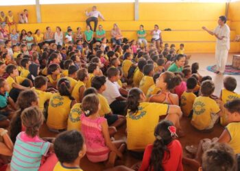 Projeto “Um Conto em Cada Canto” leva narrativas populares e acessibilidade a comunidades de Cuiabá