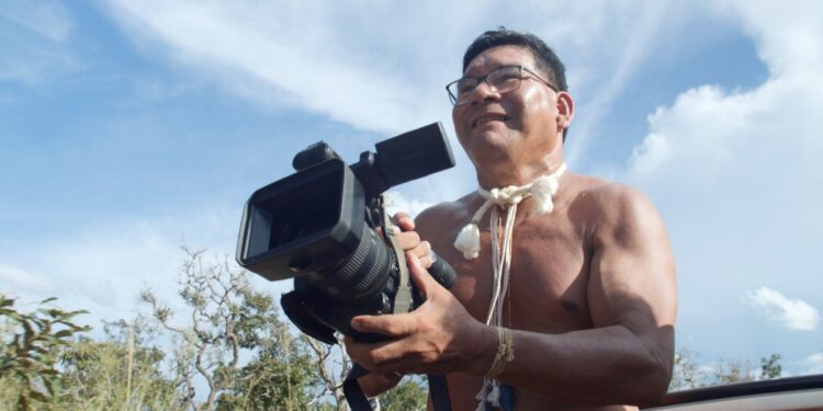 Documentário sobre pioneiro do cinema Xavante traz debate sobre memória, identidade e resistência indígena