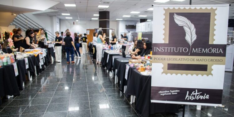 Feira Cultural Artesanato da Praça reúne 20 expositoras em Cuiabá com produtos artesanais e gastronômicos