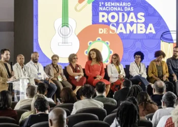 Sambistas debatem políticas públicas para trabalhadoras na cultura
