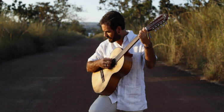 Daniel Pitanga lança primeiro álbum autoral com show gratuito no Espaço Cultural Renato Russo