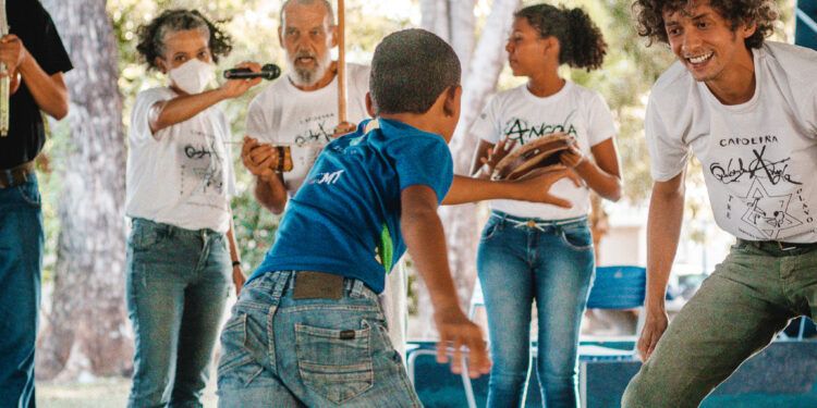 Projeto “Vem Brincar Mais Eu” inicia atividades de capoeira angola em Cuiabá e Poconé