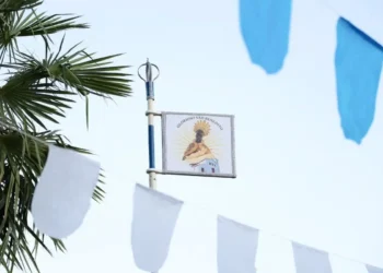 Levantamento do mastro marca início da tradicional Festa de São Benedito em Cuiabá