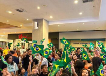 Shopping de VG leva Brasil x Haiti ao telão com sorteio de TV e caça às figurinhas para as crianças