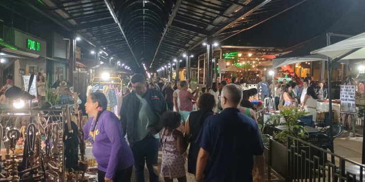 Feira da Rua Coberta promove arraiá em Chapada dos Guimarães