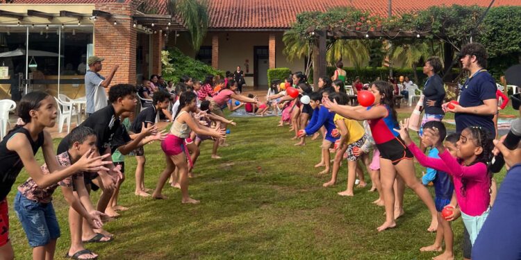 “De Férias no Sesc” leva oficinas, brincadeiras e atrações culturais gratuitas para crianças em Mato Grosso