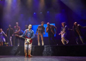 Musical sobre a trajetória de Os Paralamas do Sucesso chega a Cuiabá após turnê nacional