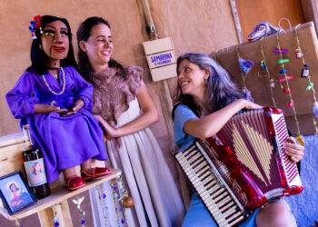 Espetáculo ‘Samarina’ estreia em Brasília com ventriloquia e protagonismo feminino