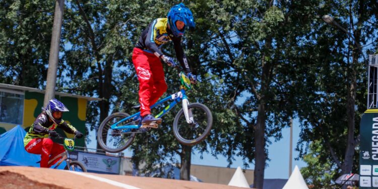 Campeonato Brasileiro de BMX Racing estreia nova pista internacional em Mato Grosso