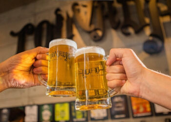 Esquenta Oktoberfest reúne música, gastronomia e campeonato de chope nesta sexta em Cuiabá