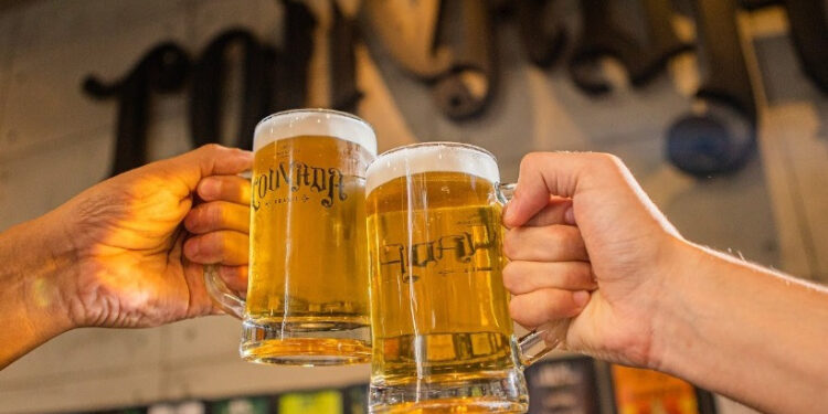 Esquenta Oktoberfest reúne música, gastronomia e campeonato de chope nesta sexta em Cuiabá