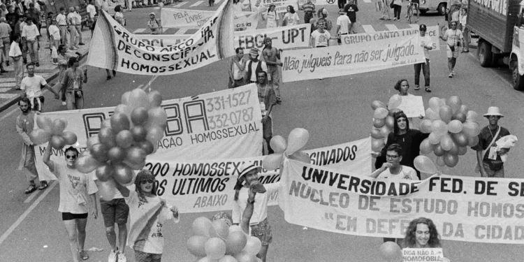Exposição em SP reúne fotos de movimentos feministas do Brasil