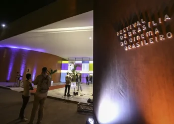 Festival de cinema de Brasília vive impasse; classe artística repudia