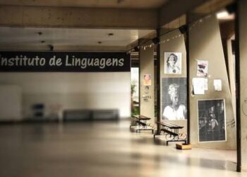 UFMT abre inscrições para cursos de idiomas, Libras e oratória em Cuiabá