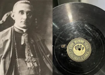 Morador de Cuiabá compra disco em leilão e descobre gravação rara de Dom Aquino