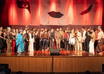 Coro Experimental MT revisita obra de Ney Matogrosso em espetáculo no Teatro da UFMT