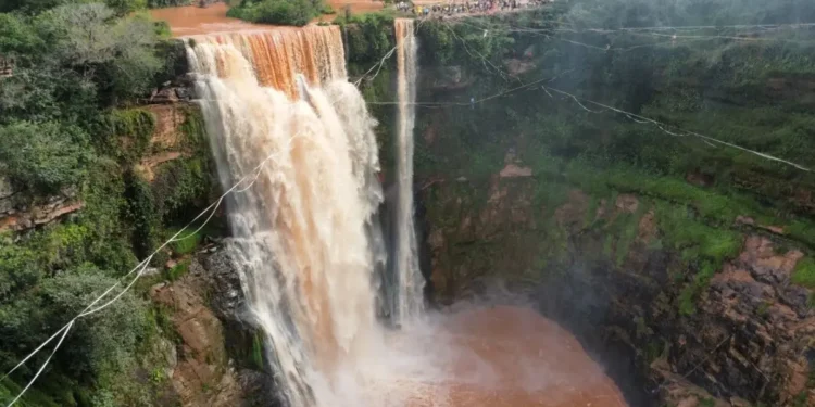 Destino de MT com cachoeiras e paredões recebe festival gratuito de aventura com duração de 4 dias