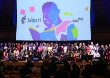 Ruy Castro vence prêmio principal do Jabuti pela 2ª vez consecutiva